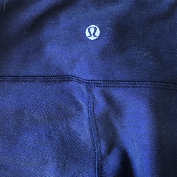 Lululemon Ladies Crop - Picture 4 of 5